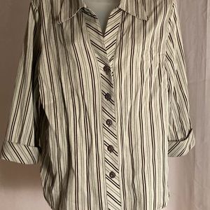 Short sleeve large dress barn blouse